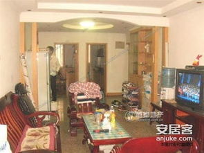 云趣園小區黃金樓層精品三居，緊鄰回龍觀公交總站，低于市場價急售